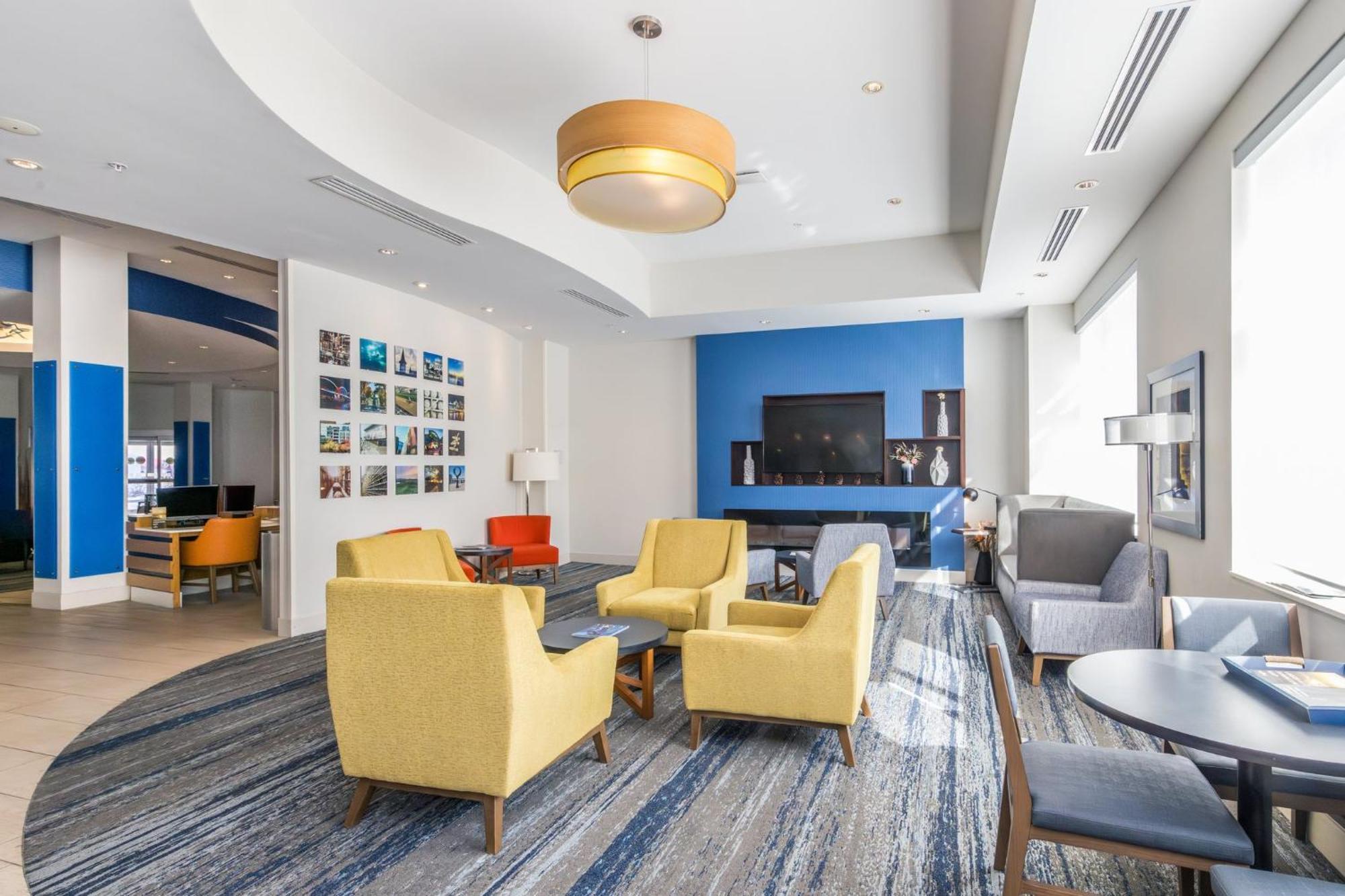 Holiday Inn Express & Suites Downtown Louisville By Ihg Kültér fotó